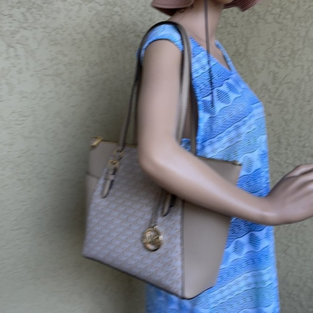 Michael Kors Charlotte Large Top Zip Tote - Picture 4 of 16